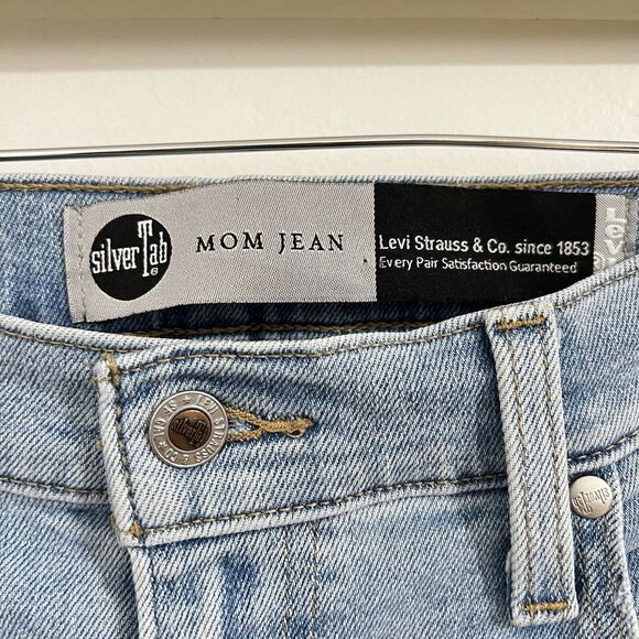 Levis Silvertab Mom Jeans Womens Size 31 Blue Denim Distressed High Rise Stretch - Picture 2 of 9